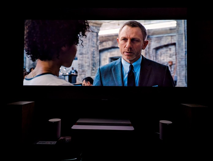 Leica-Cine-1-Skyfall-1080p-04-bis.jpg