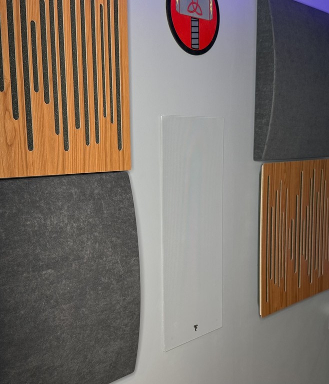 Focal 1000 彩绘格栅.jpg