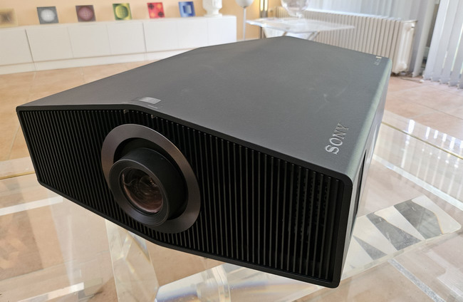 Sony_XW6100_XW8100_22.jpg