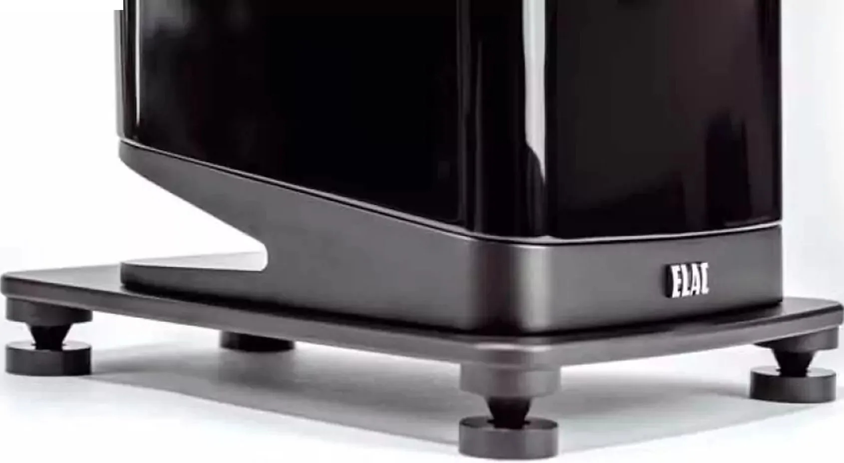 This stylish base plate increases stability and improves the center of gravity.jpg